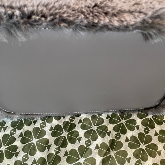 MAKE AN OFFER Kate spade grey cat faux fur marti small bucket bag crossbody - Picture 13 of 14